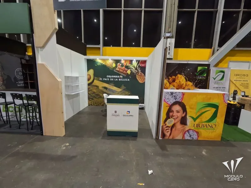 Paneles y estructuras de carpintería listos para transporte