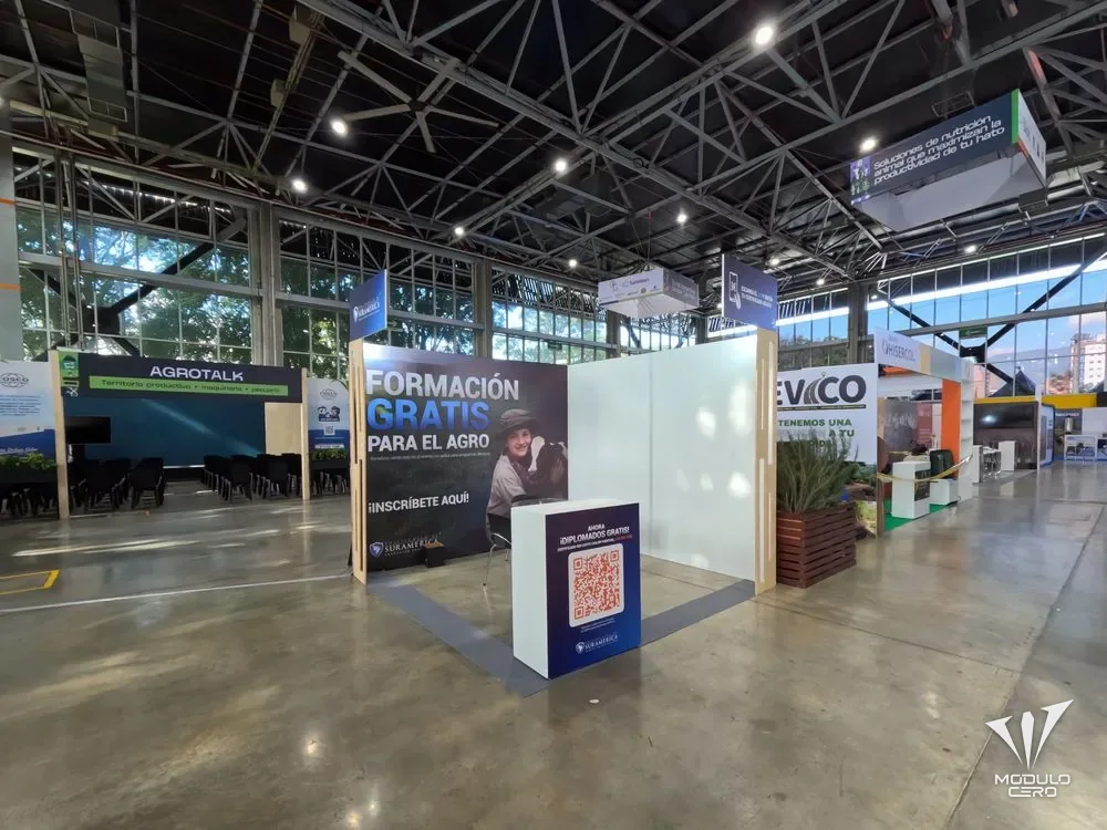 Stand de activación con punto de inscripción